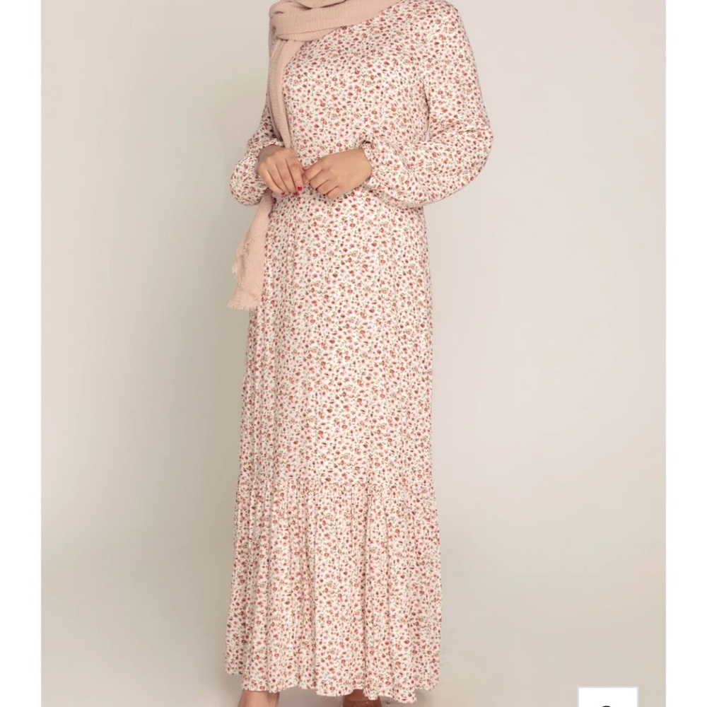 Veiled Collection White Floral Maxi Dress